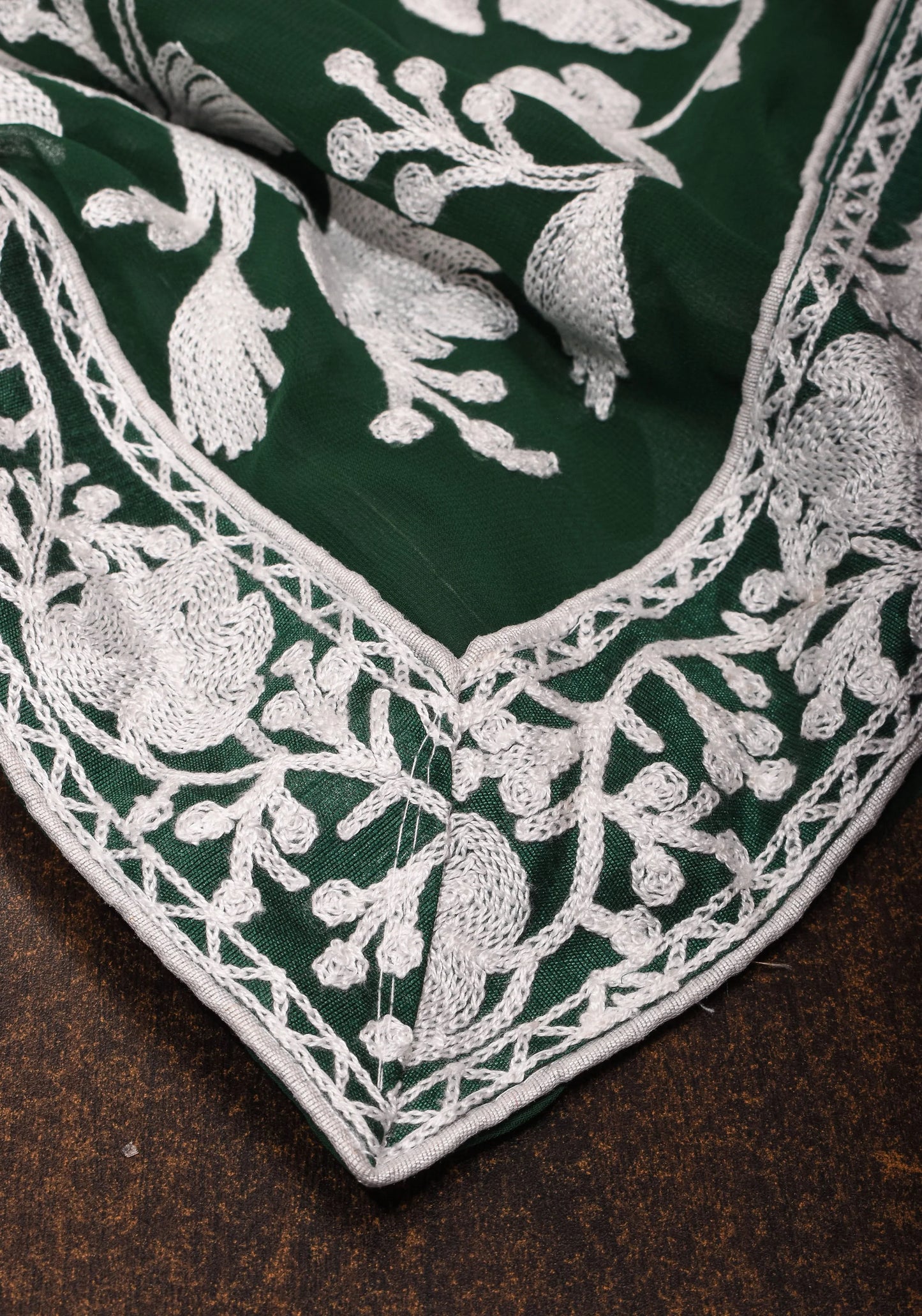 Half Jaal Kashmiri Aari Embroidered Floral Saree in Emerald Green Georgette